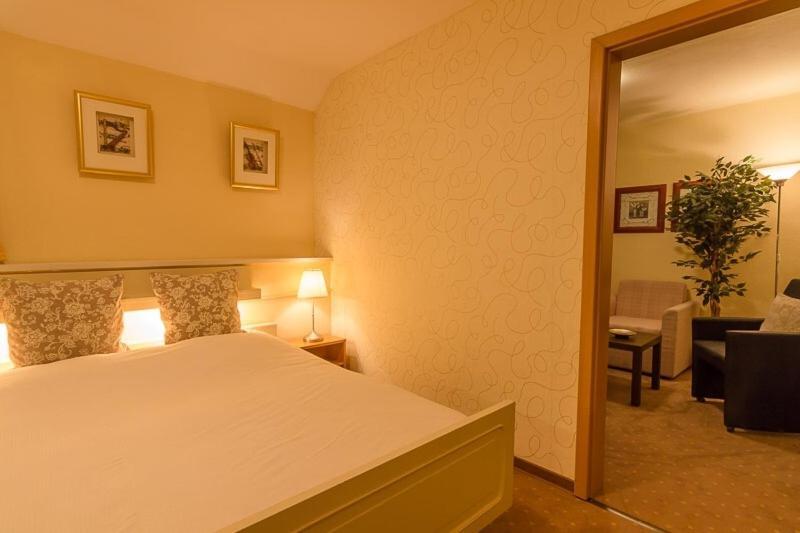 Hotel Palatino Sundern Exterior photo