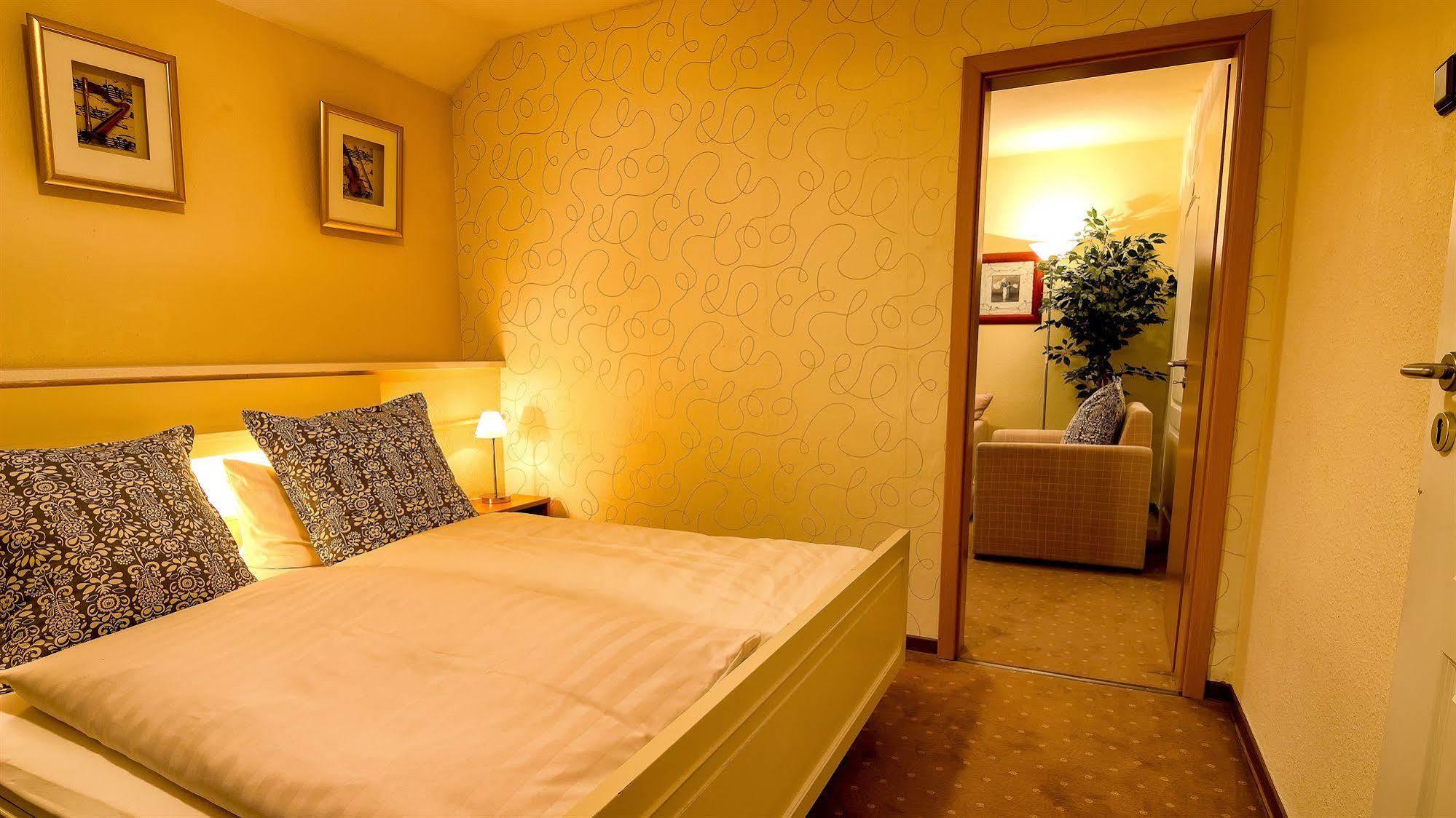 Hotel Palatino Sundern Exterior photo